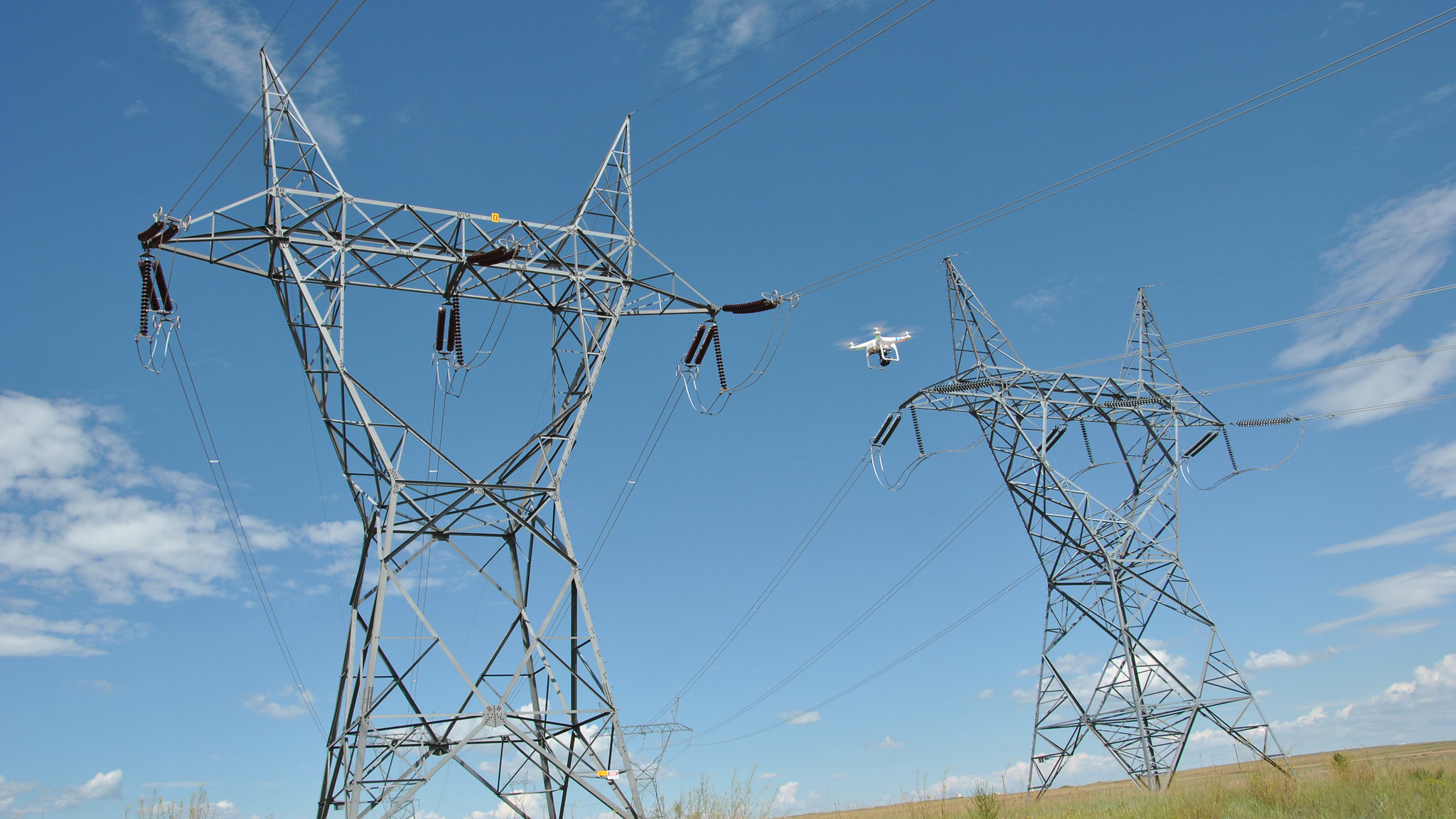 UAV inspecting transmission lines